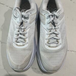 WOMEN’S HOKA Bondi SHOES SZ 9